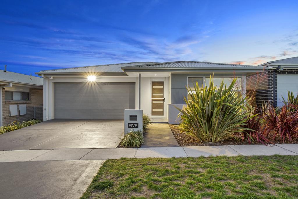 5 Buchan Cres, Forde, ACT 2914