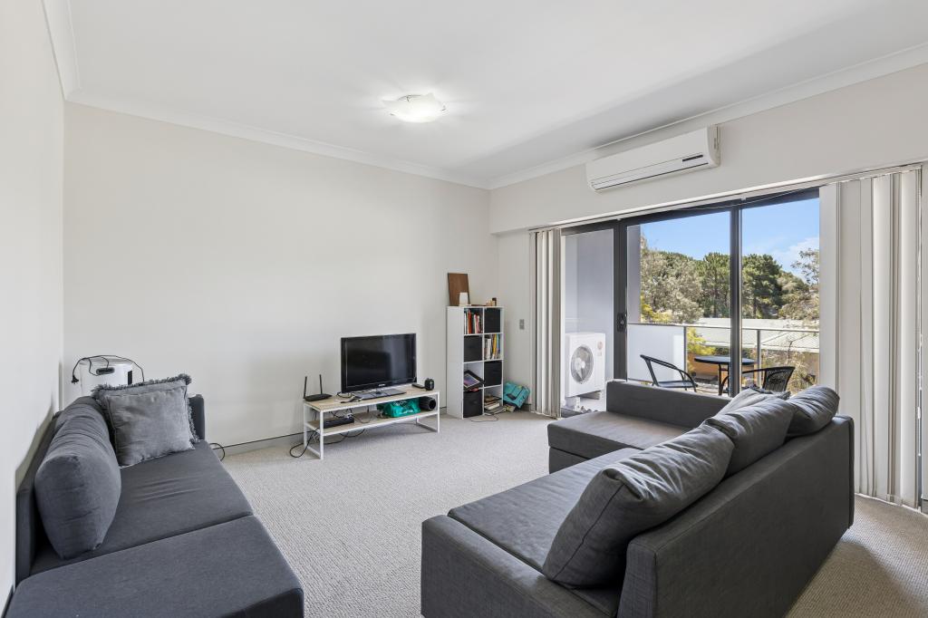 26/2 Walsh Loop, Joondalup, WA 6027