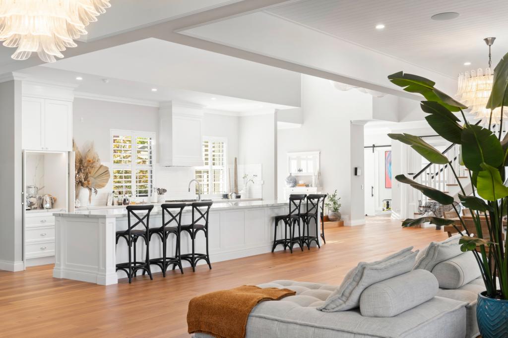 2265 BANKSIA LAKES DR, HOPE ISLAND, QLD 4212