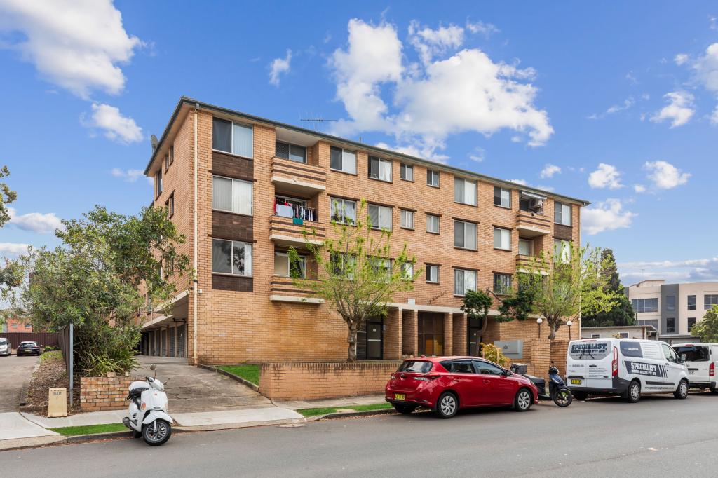 8/13 Speed St, Liverpool, NSW 2170