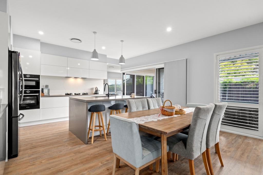 9 BELLBROOK CL, GREEN POINT, NSW 2251