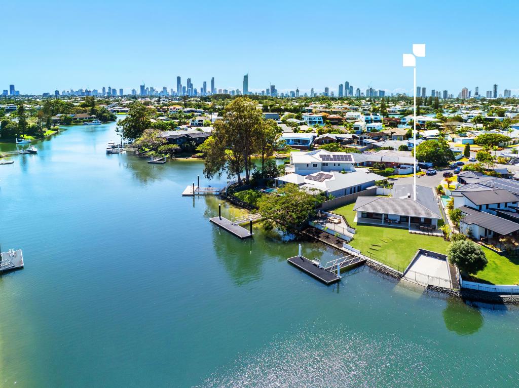 26 Huon St, Broadbeach Waters, QLD 4218