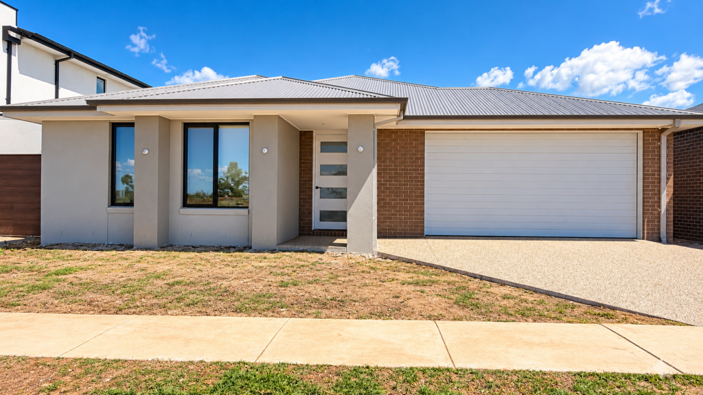 24 Blade Cct, Fraser Rise, VIC 3336