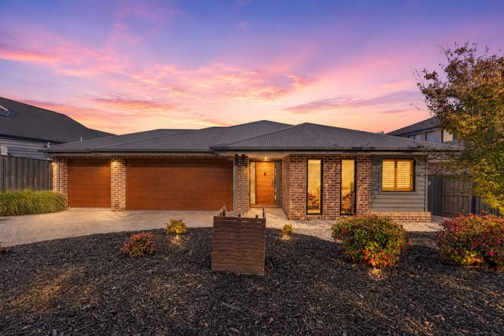 8 Cowdray Cres, Officer, VIC 3809