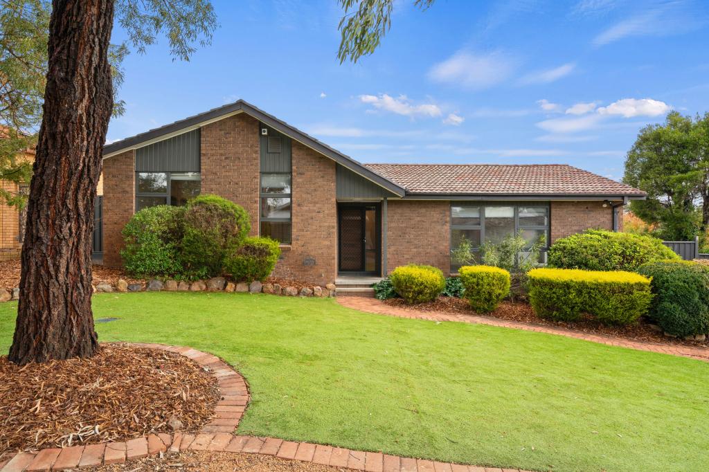 10 Illingworth St, Wanniassa, ACT 2903