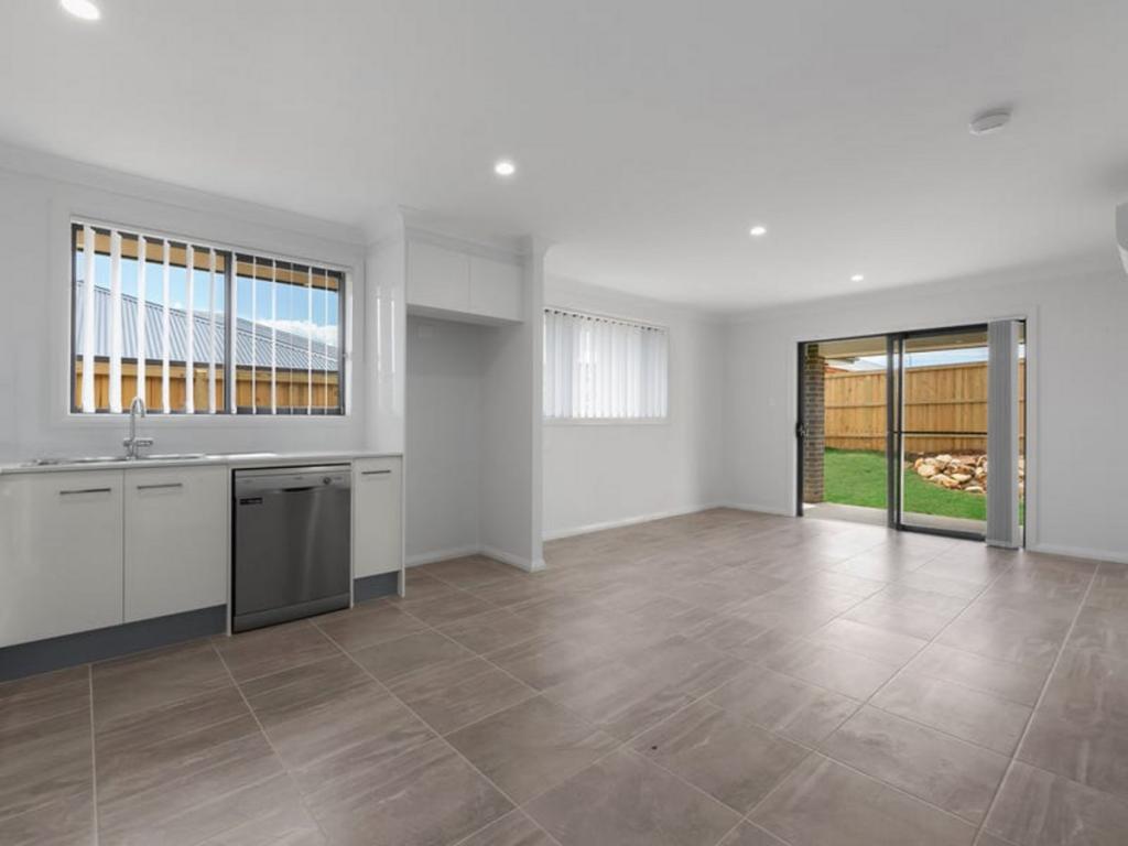 27a Phar Lap Cct, Port Macquarie, NSW 2444