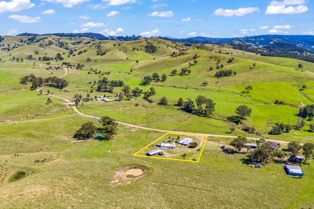 141 Welshmans Creek Rd, Wallarobba, NSW 2420