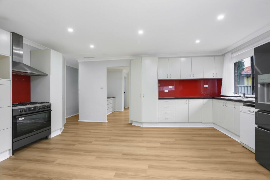 7 Peony Pl, Quakers Hill, NSW 2763