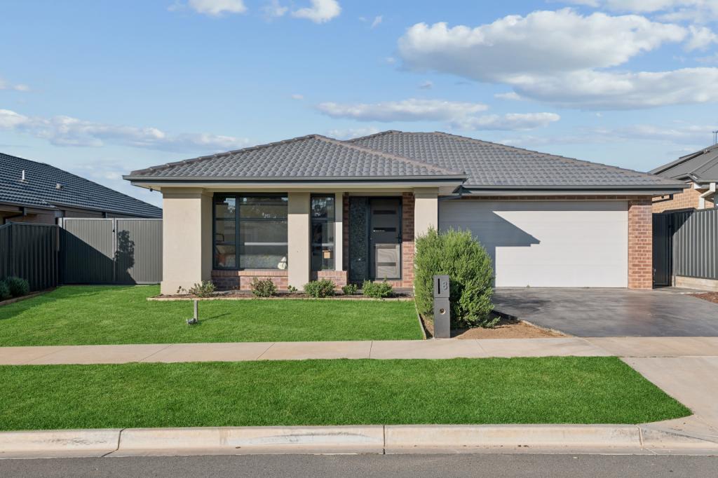 8 Crowley St, Huntly, VIC 3551