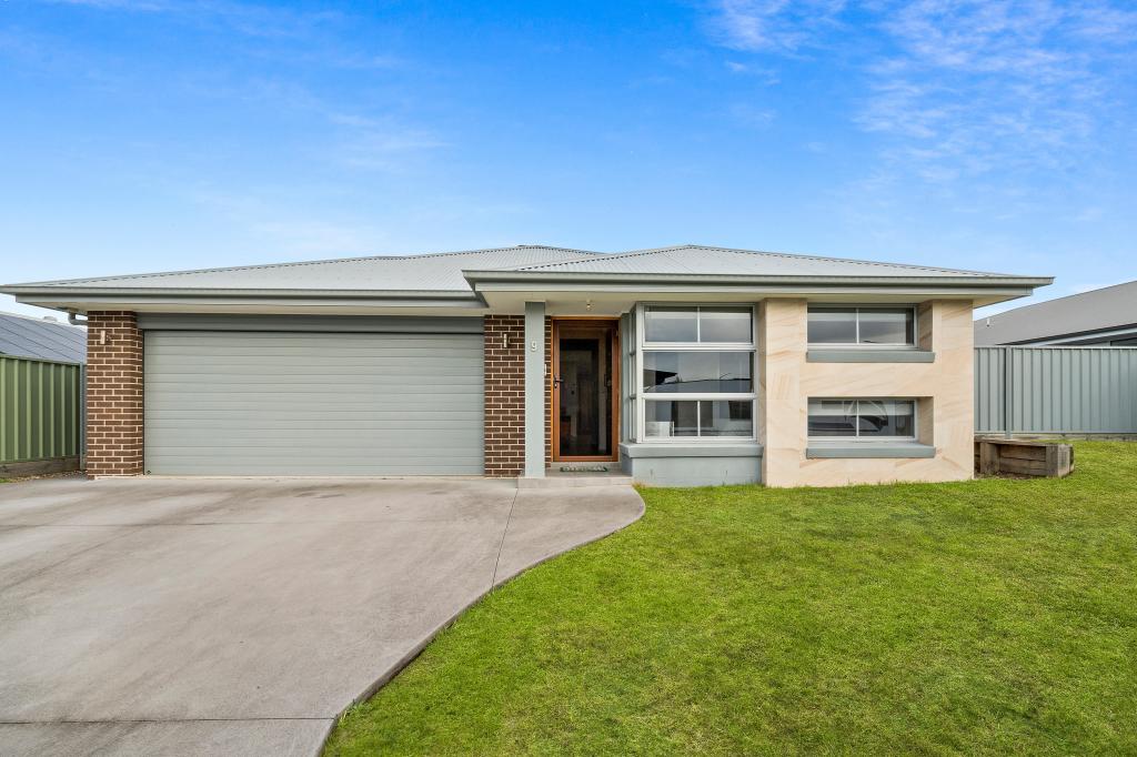 9 Iluka Cres, Narrawallee, NSW 2539
