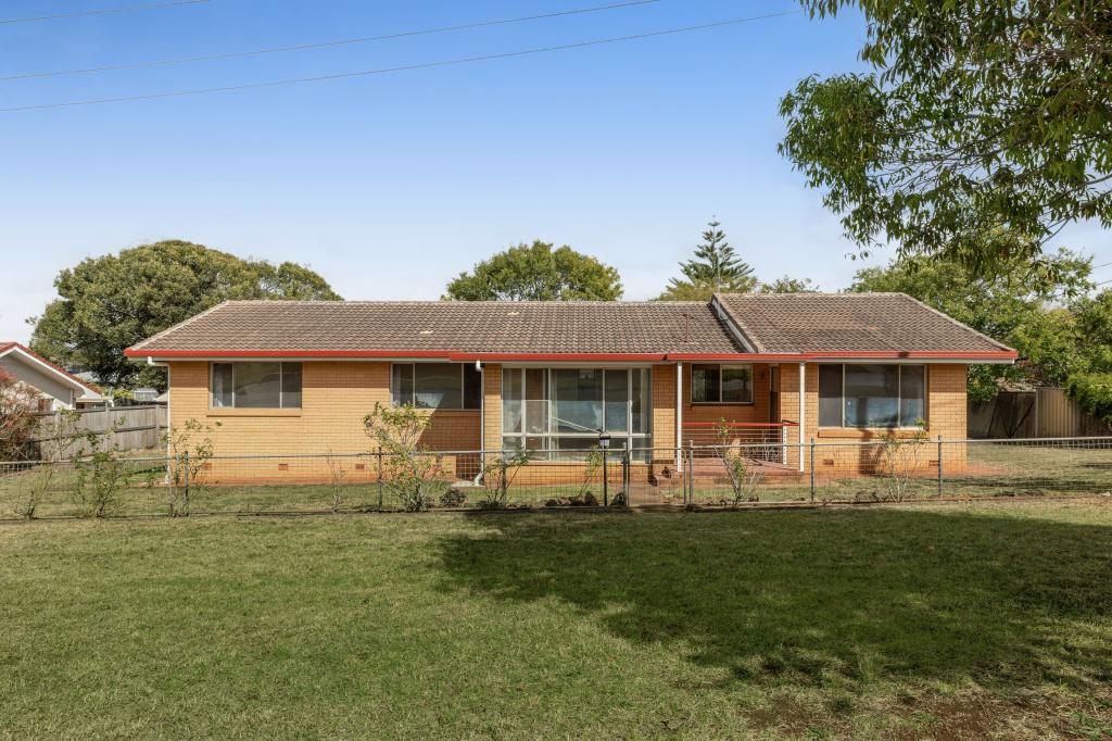 2 Gipps St, Drayton, QLD 4350