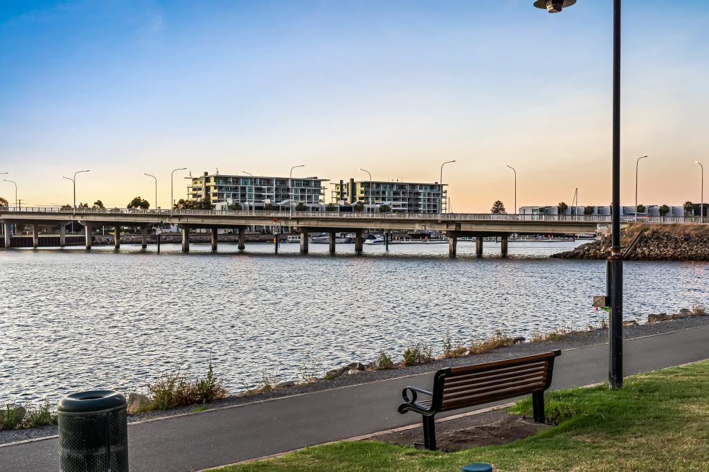 18 Knapman Cres, Port Adelaide, SA 5015