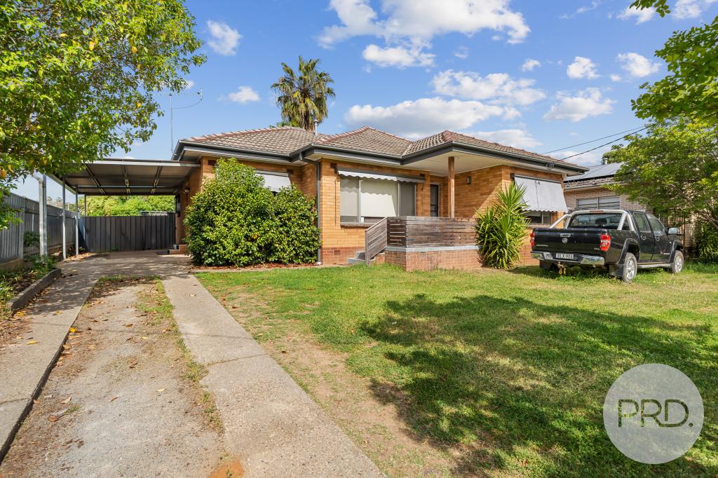 25 Nixon Cres, Tolland, NSW 2650