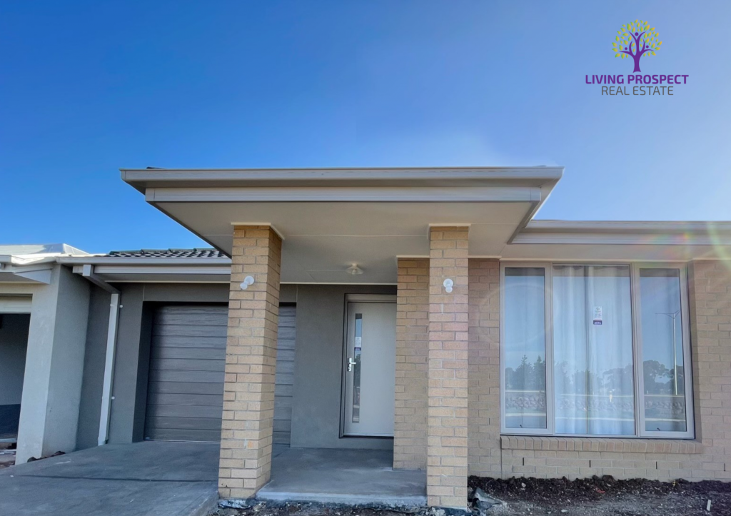 35 Delhi Gr, Rockbank, VIC 3335