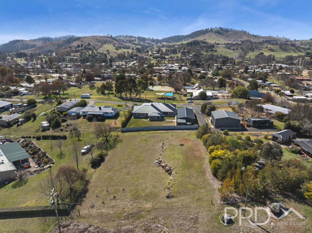 33 Gilmore St, Adelong, NSW 2729