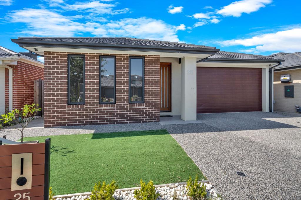 25 Fadaro St, Kalkallo, VIC 3064