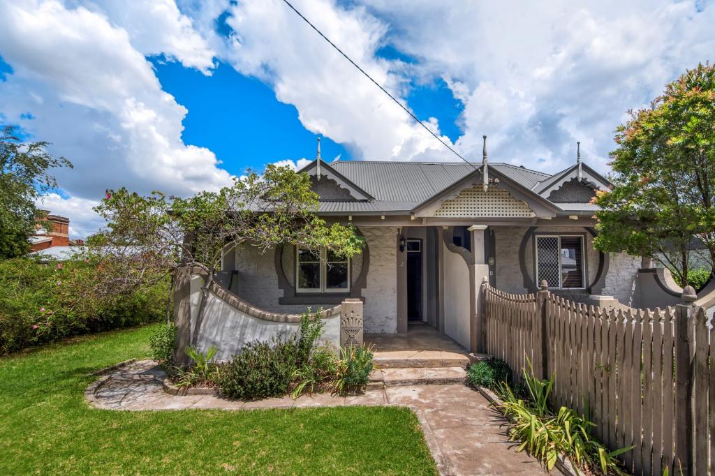 2 Lord St, Bathurst, NSW 2795