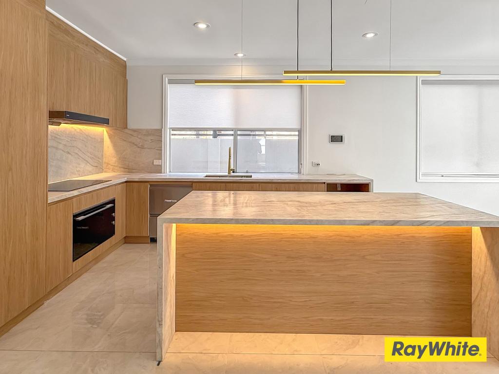 53 Santa Cruz Bvd, Clear Island Waters, QLD 4226