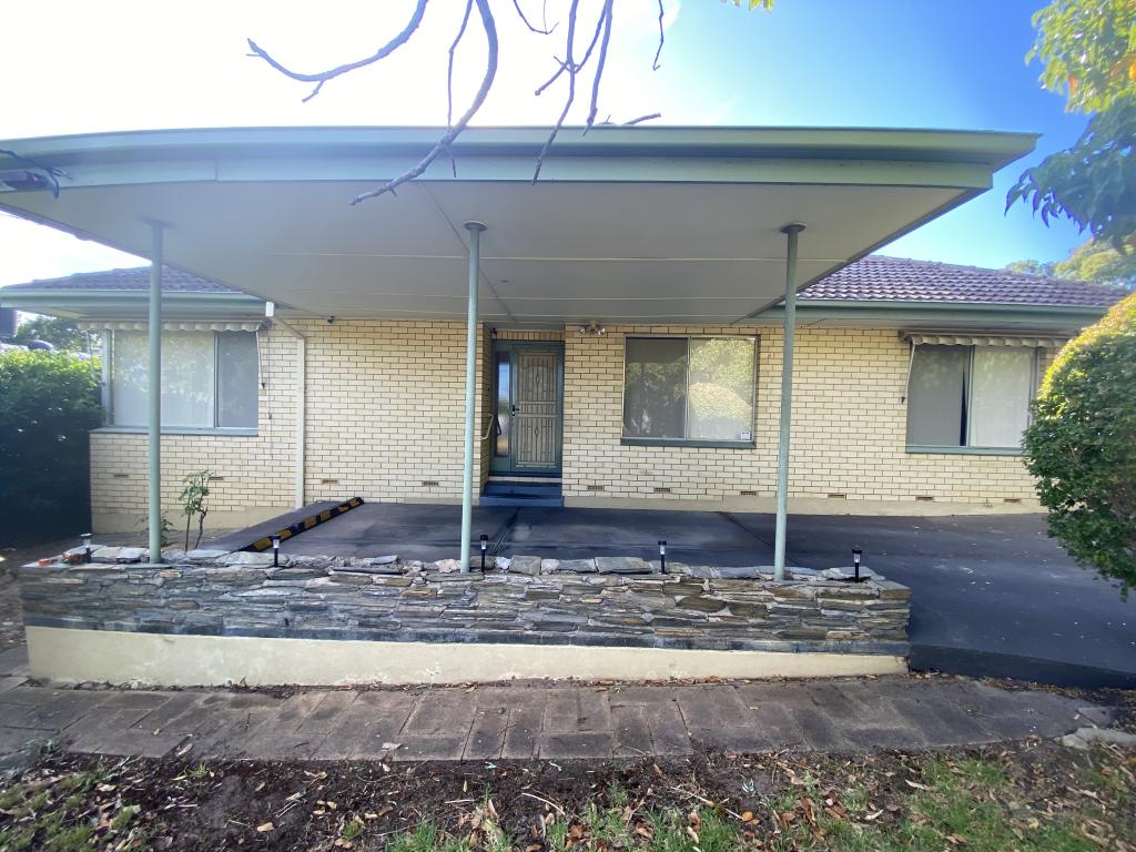 8 Timothy Rd, Morphett Vale, SA 5162