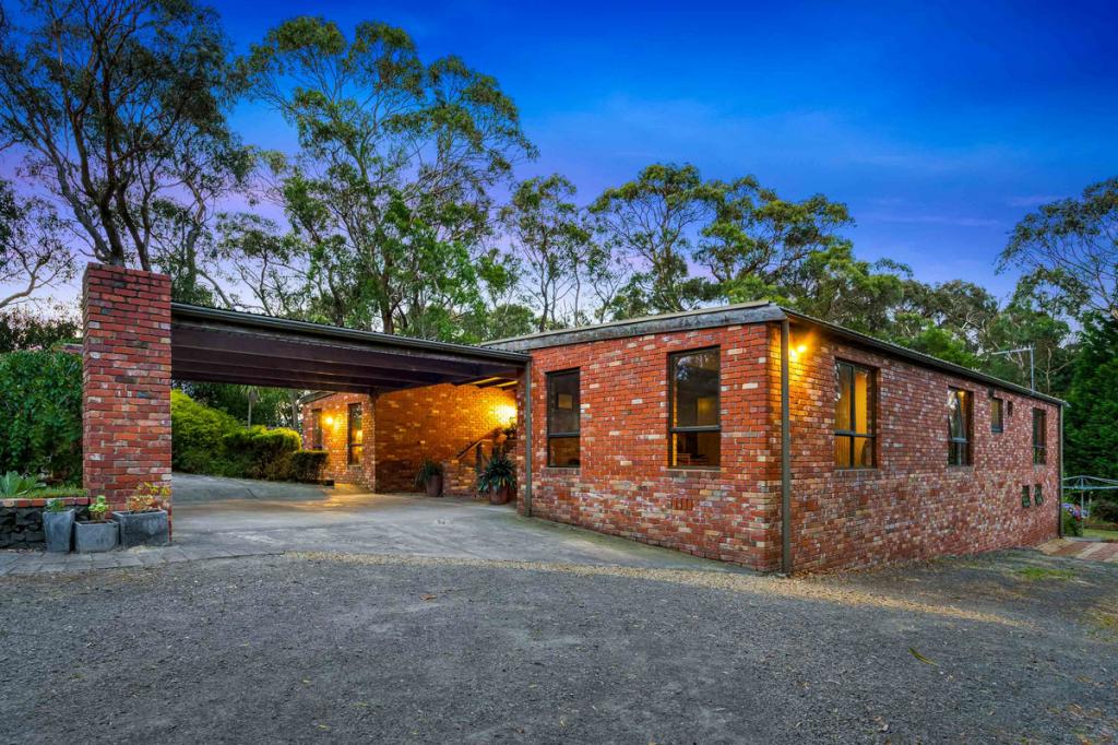 328 MILLERS RD, INVERMAY, VIC 3352