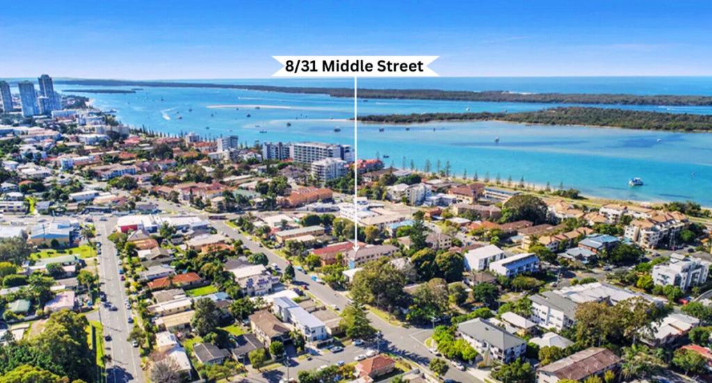 8/31 Middle St, Labrador, QLD 4215
