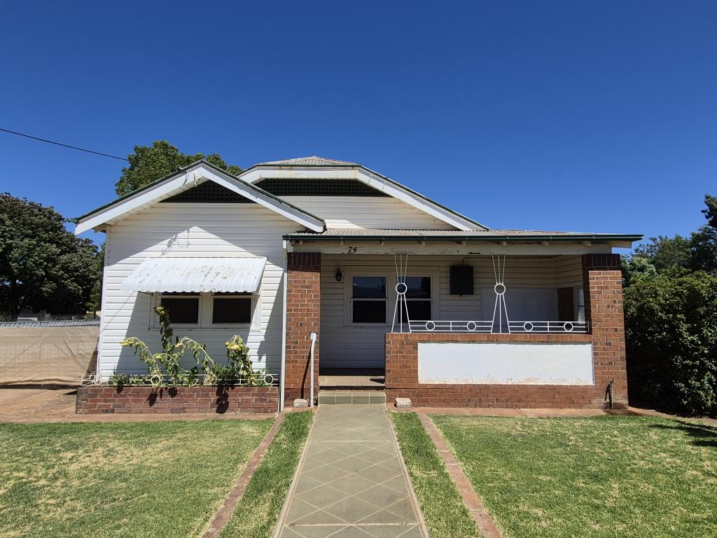 74 Gallipoli St, Temora, NSW 2666