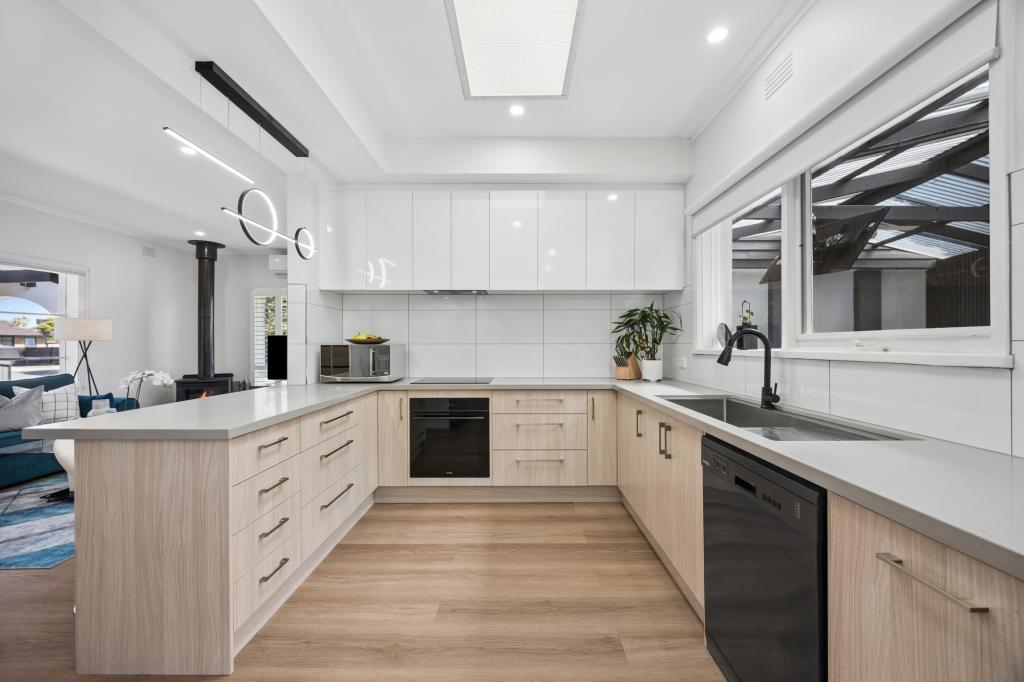 11 Jannali Dr, Dingley Village, VIC 3172