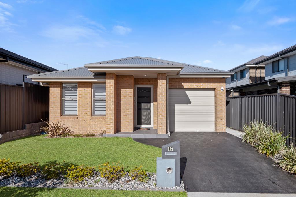 17 Charlton St, Gregory Hills, NSW 2557