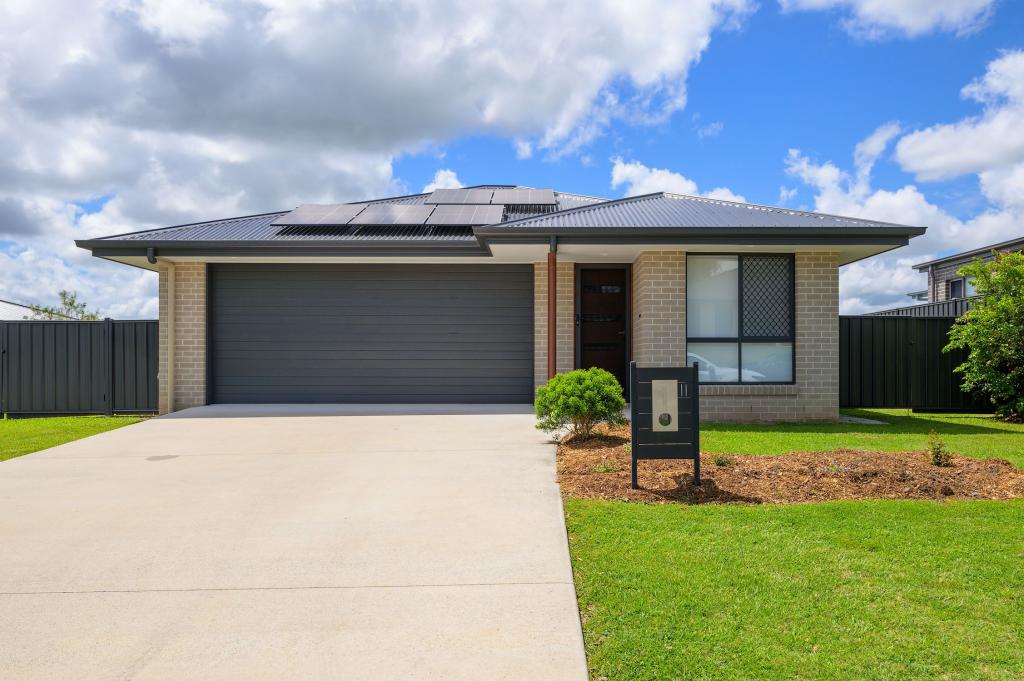 11 Excalibur Cres, Southside, QLD 4570