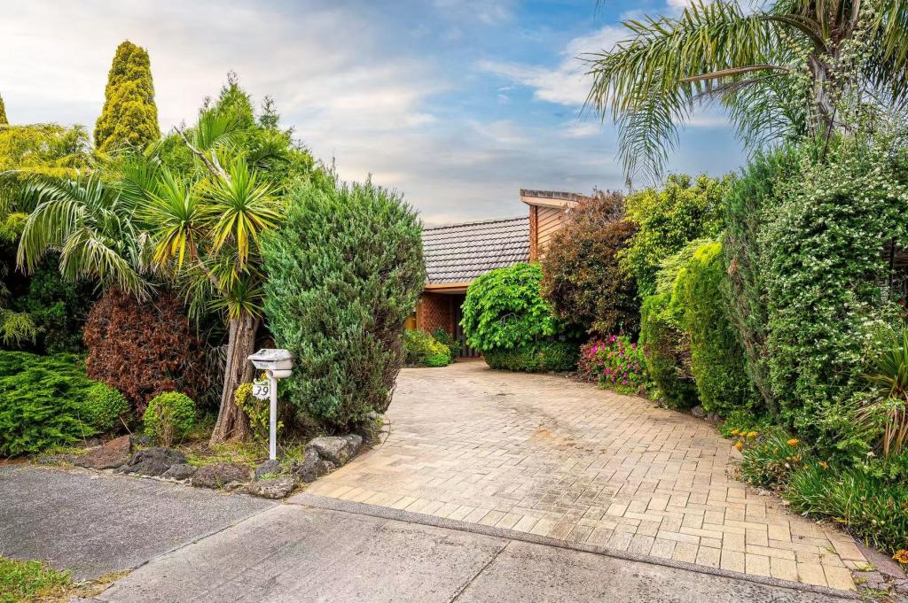 39 Curlew Point Dr, Patterson, VIC 3204