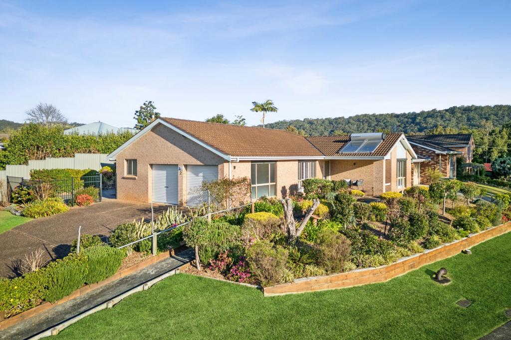 2 HENZEL RD, GREEN POINT, NSW 2251