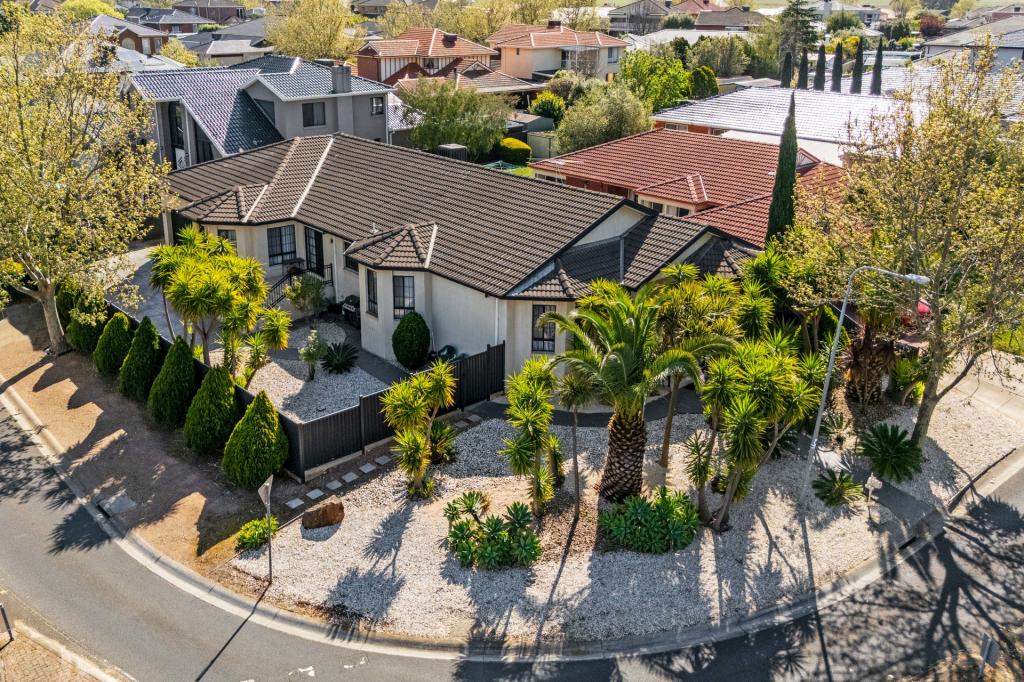 53 Mccubbin Dr, Taylors Lakes, VIC 3038