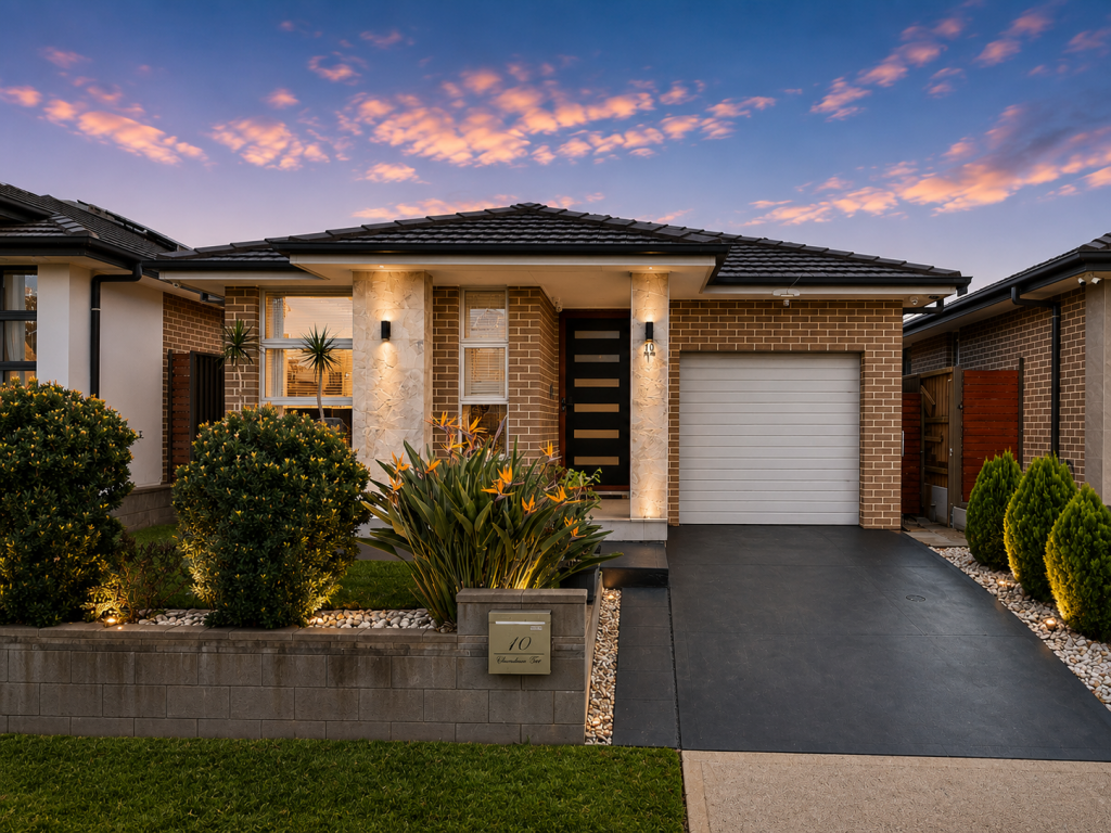 10 Stoneham Cct, Oran Park, NSW 2570