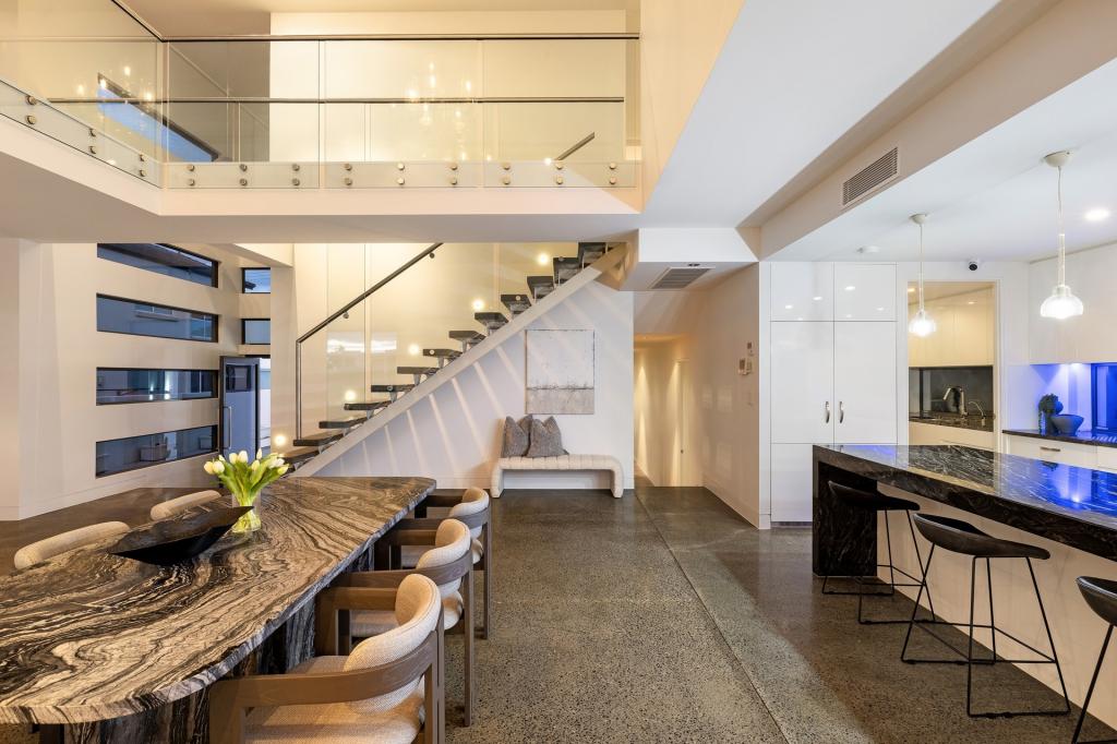 30 Sophie Ave, Broadbeach Waters, QLD 4218