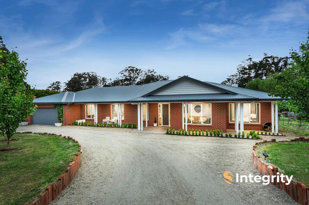 11 Hawkins Dr, Kinglake, VIC 3763