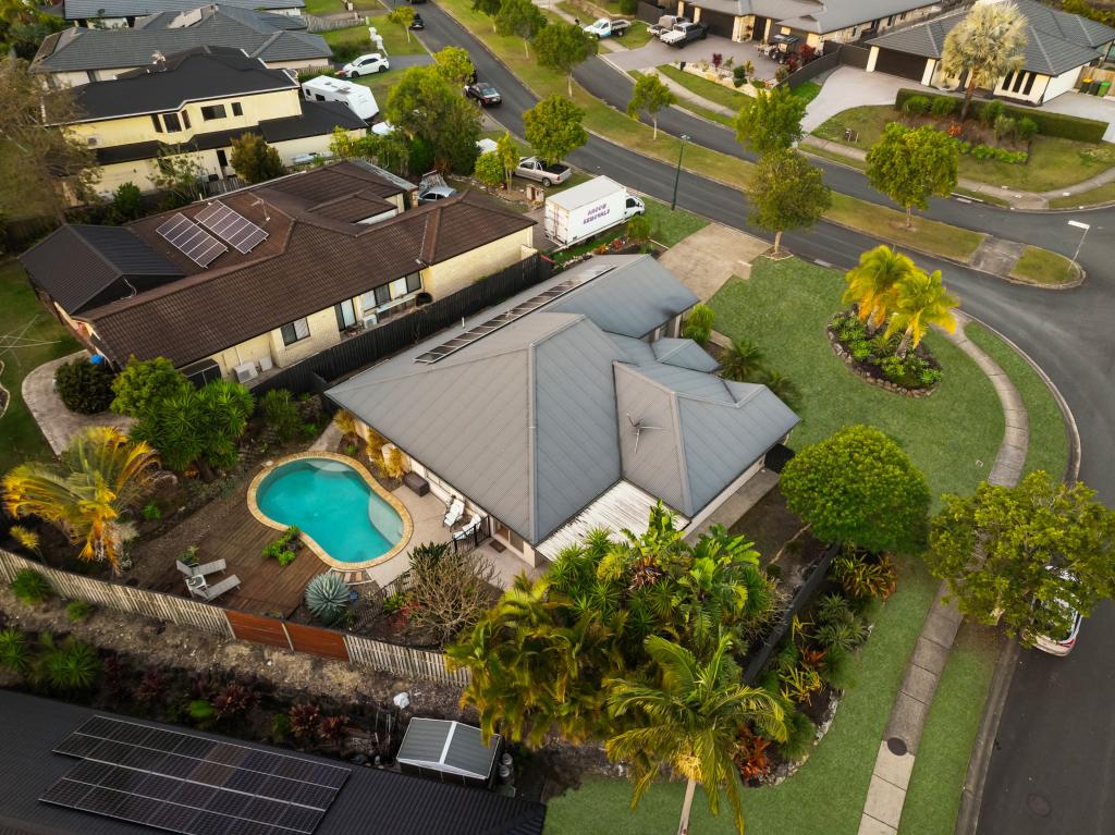 17 Tuggeranong Ave, Pacific Pines, QLD 4211