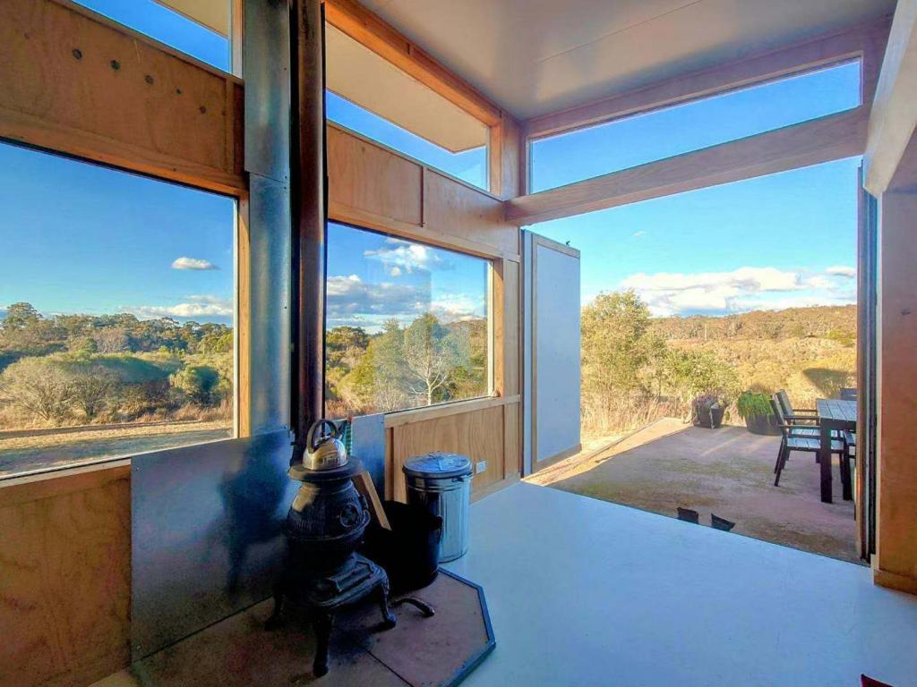 4 GRANTS RD, DURRAN DURRA, NSW 2622