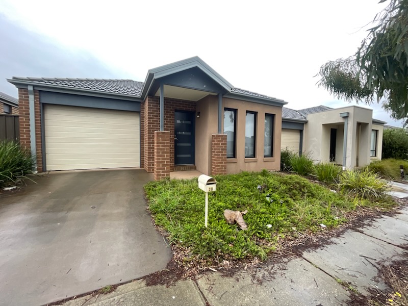 30 Astley Dr, Strathtulloh, VIC 3338