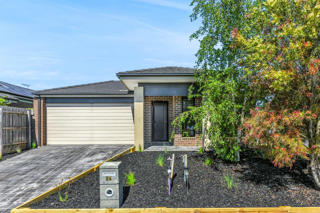 24 Chevrolet Rd, Cranbourne East, VIC 3977