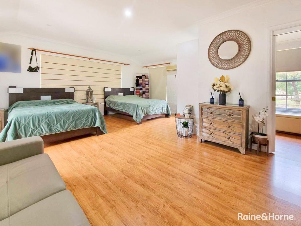 83 Donges Rd, Young, NSW 2594