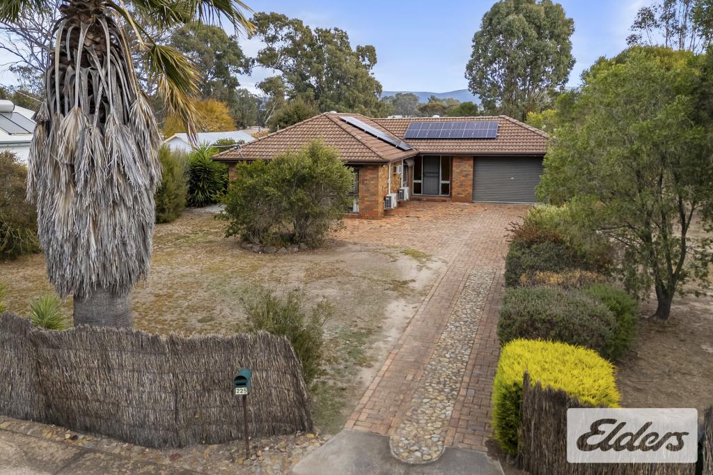 225 High St, Avoca, VIC 3467