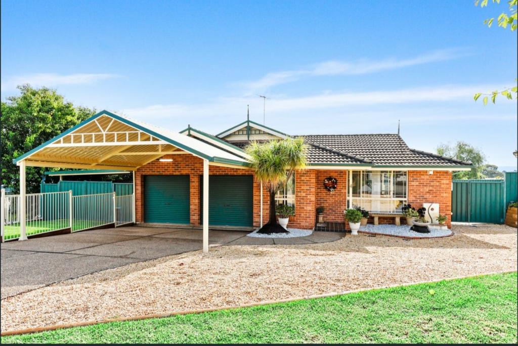 4 Leane Pl, Cranebrook, NSW 2749