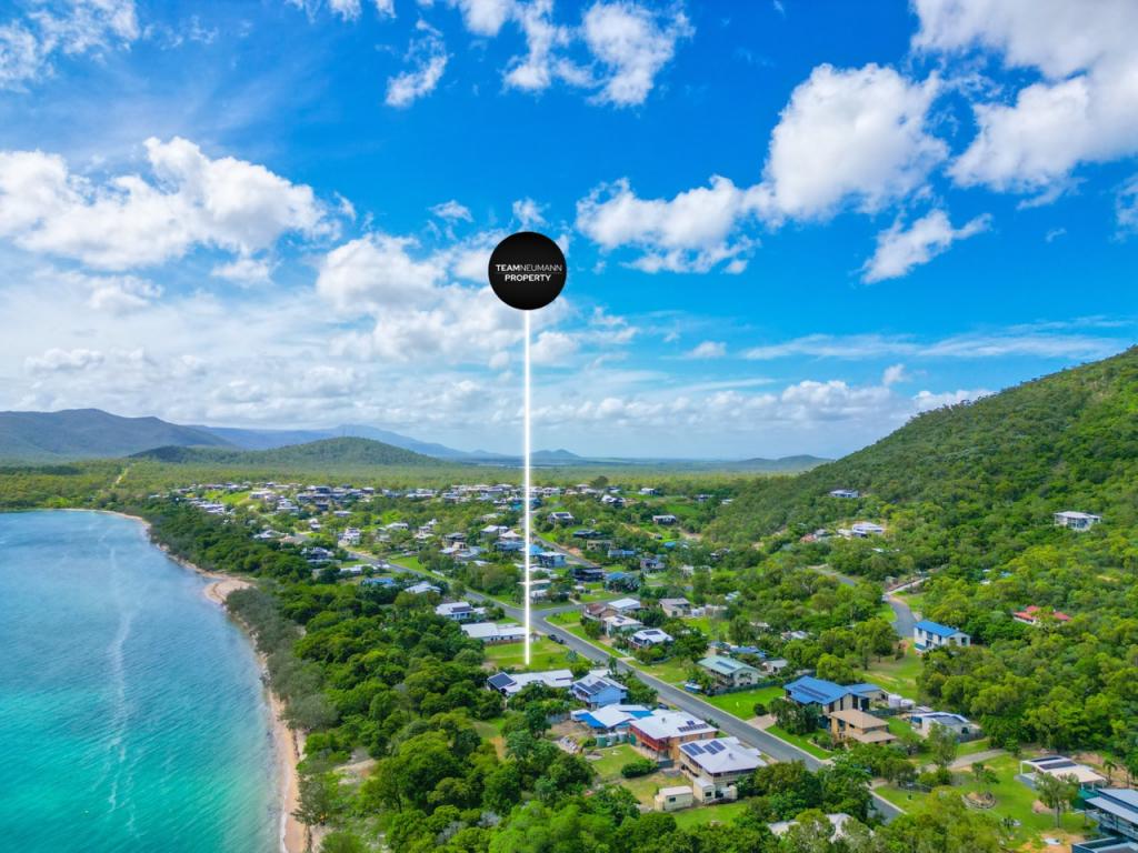 100 GLOUCESTER AVE, HIDEAWAY BAY, QLD 4800