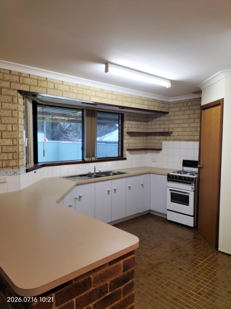 94 Minsterly Rd, Ocean Beach, WA 6333