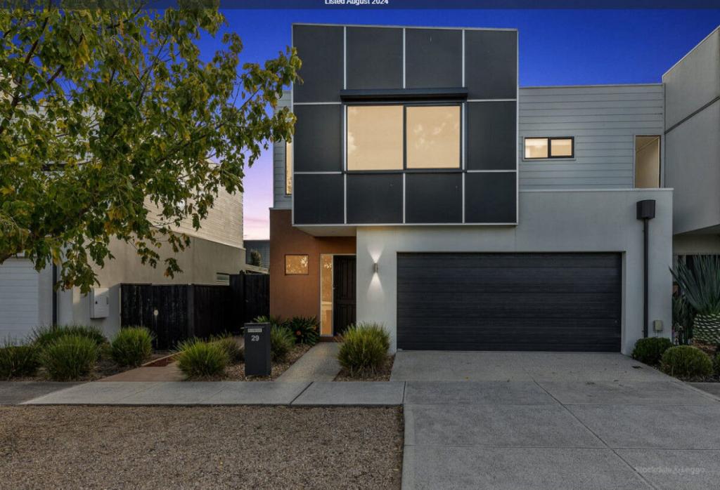 29 Hammond Cres, Officer, VIC 3809