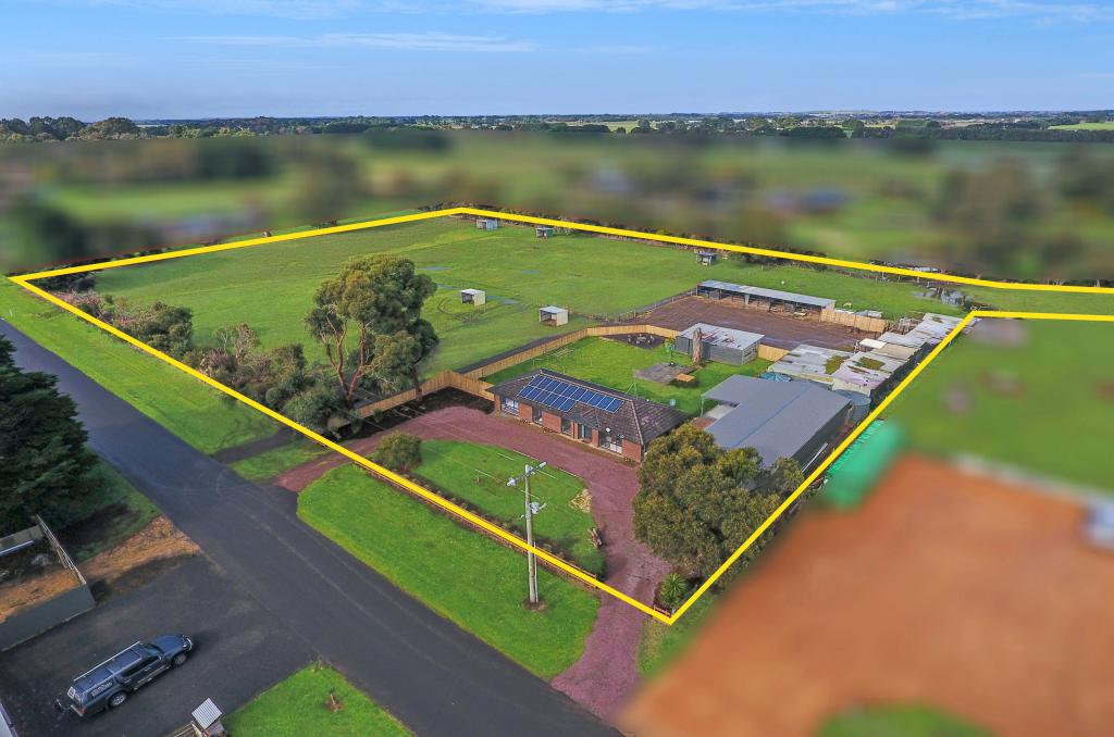 10 Barries Rd, Bushfield, VIC 3281