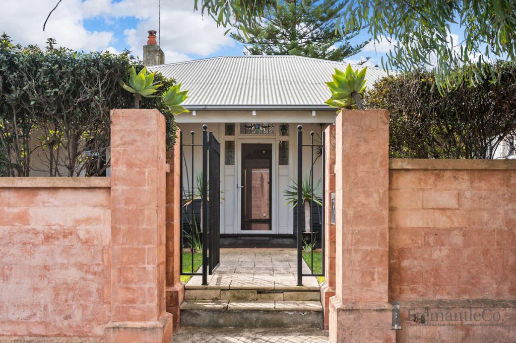 82 South St, Fremantle, WA 6160
