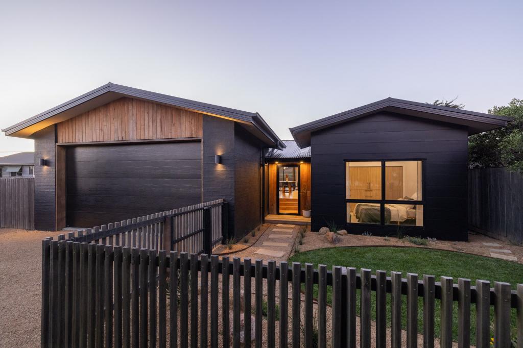 26 SUNDERLAND BAY RD, SUNDERLAND BAY, VIC 3922