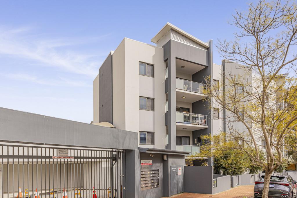 30/2 Walsh Loop, Joondalup, WA 6027