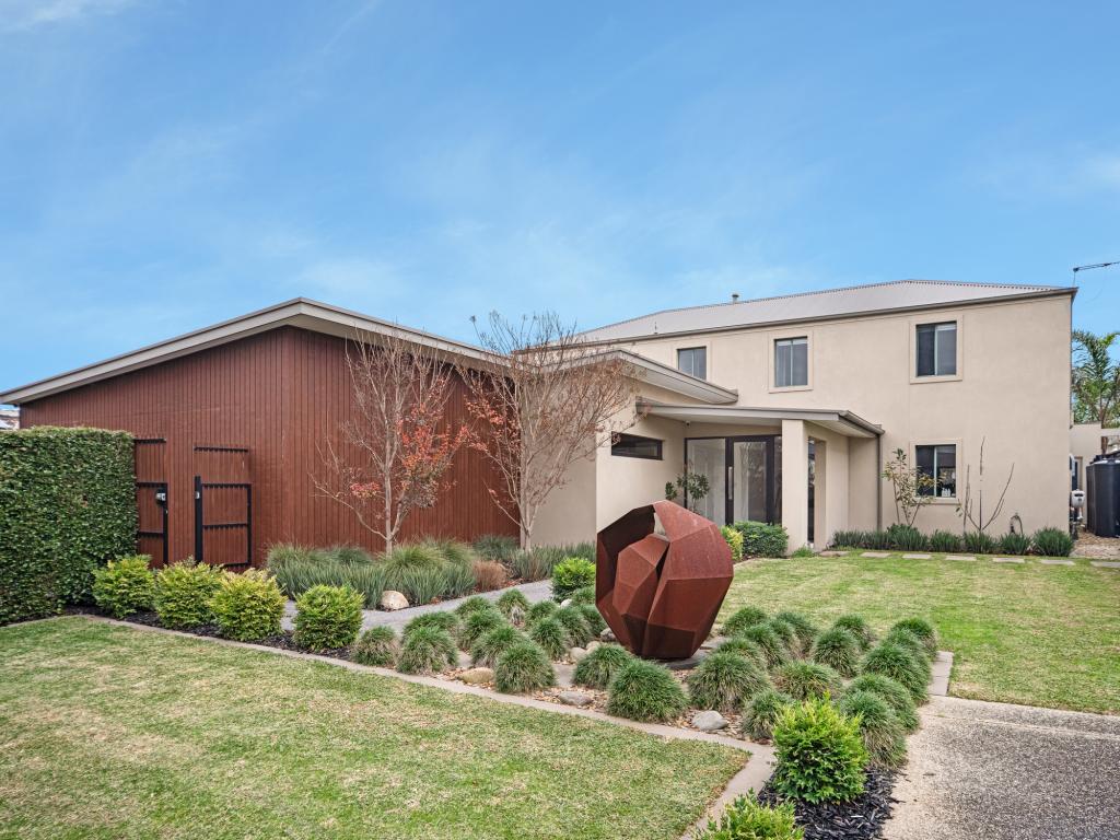 8 Coral Island Ct, Patterson Lakes, VIC 3197